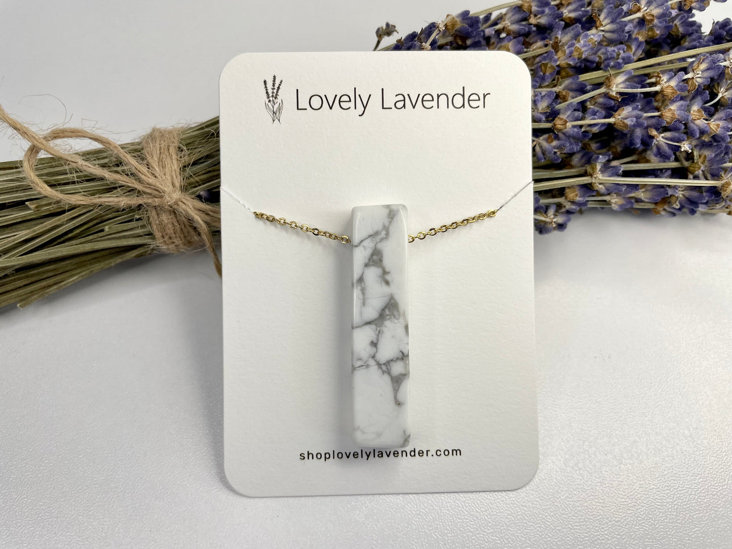 White Howlite Necklace - Gold
