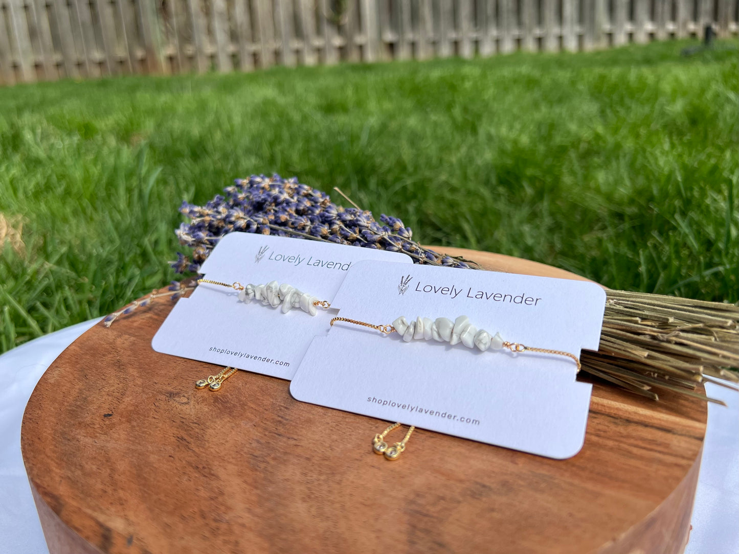 White Howlite Bracelet - Gold