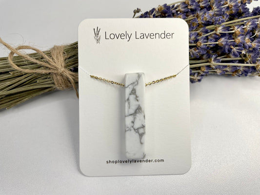 White Howlite Necklace - Gold