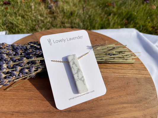 White Howlite Necklace - Gold